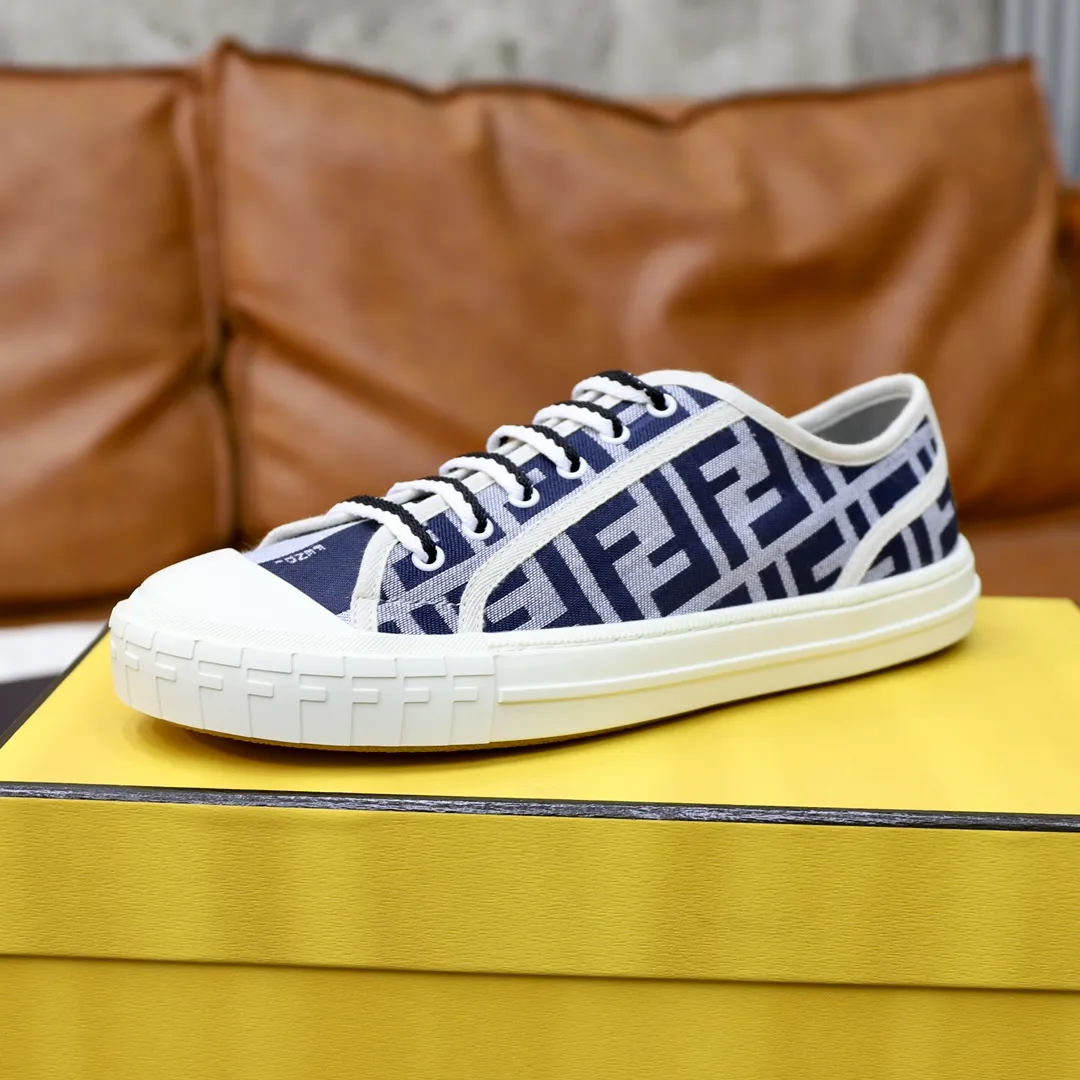 Factory price: 480 original order (couple model) Brand: FENDI Fendi 🙅‍♂️🙅‍♂️🙅‍♂️ Size: Female 35–40, Male 39-44 (45 can be customized) Grade: Official website genuine Material: Imported original LoGO fabric upper Original comfortable lining TPU wear-resistant lightweight outsole Style category: Loafers New trendy shoes Color: actual picture color